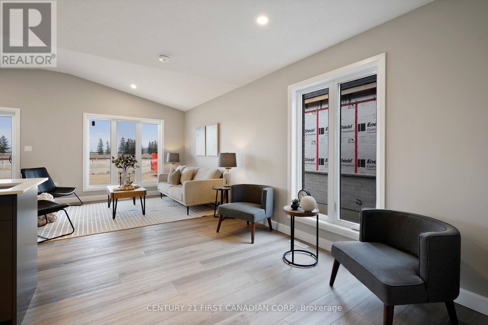 9 Twynstra Street, North Middlesex (Ailsa Craig), ON - Indoor