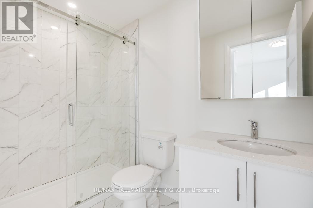 C - 956 Fisher Avenue, Ottawa, ON - Indoor Photo Showing Bathroom