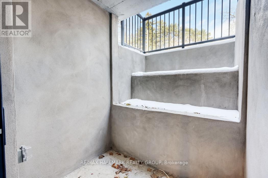 C - 956 Fisher Avenue, Ottawa, ON - Indoor Photo Showing Other Room