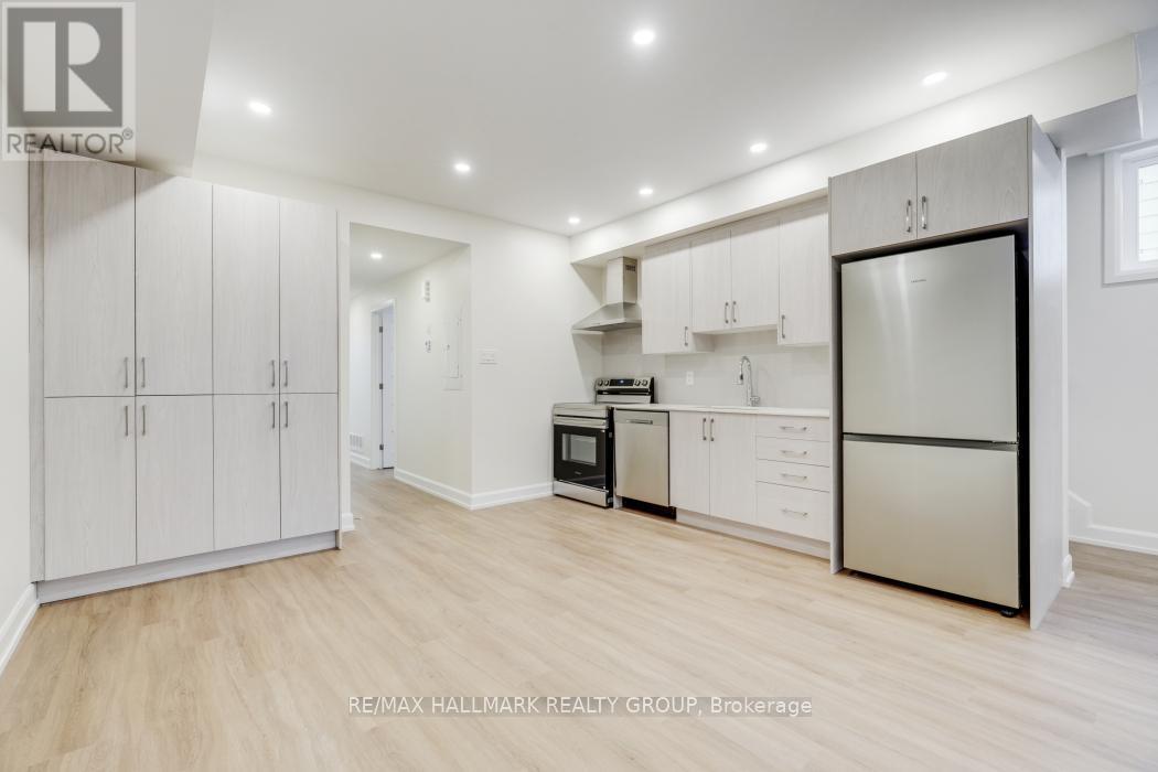 C - 956 Fisher Avenue, Ottawa, ON - Indoor Photo Showing Kitchen
