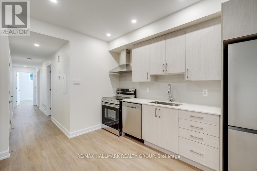 C - 956 Fisher Avenue, Ottawa, ON - Indoor Photo Showing Kitchen