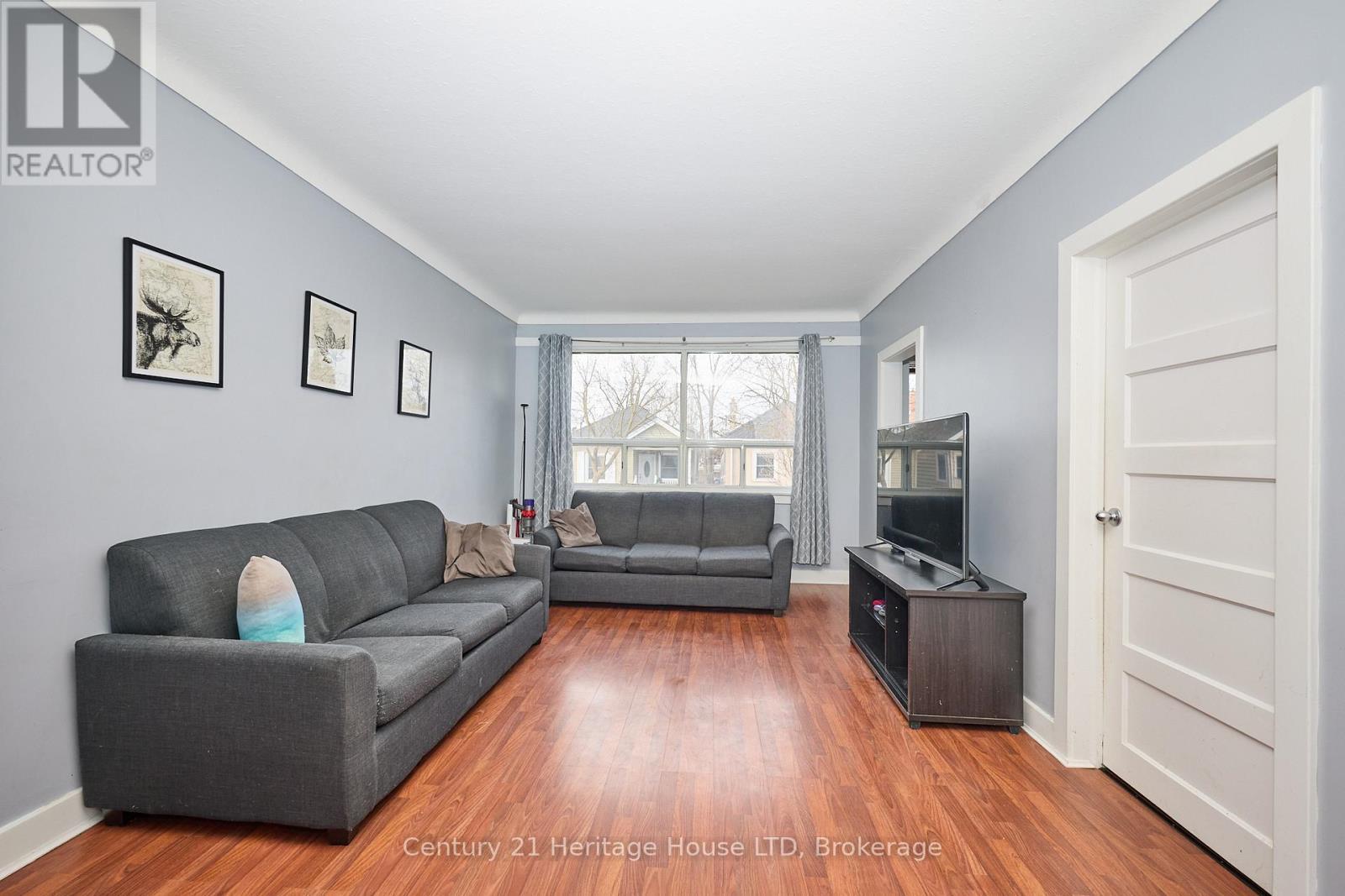 78 Rodman Street, St. Catharines (Downtown), ON - Indoor Photo Showing Living Room