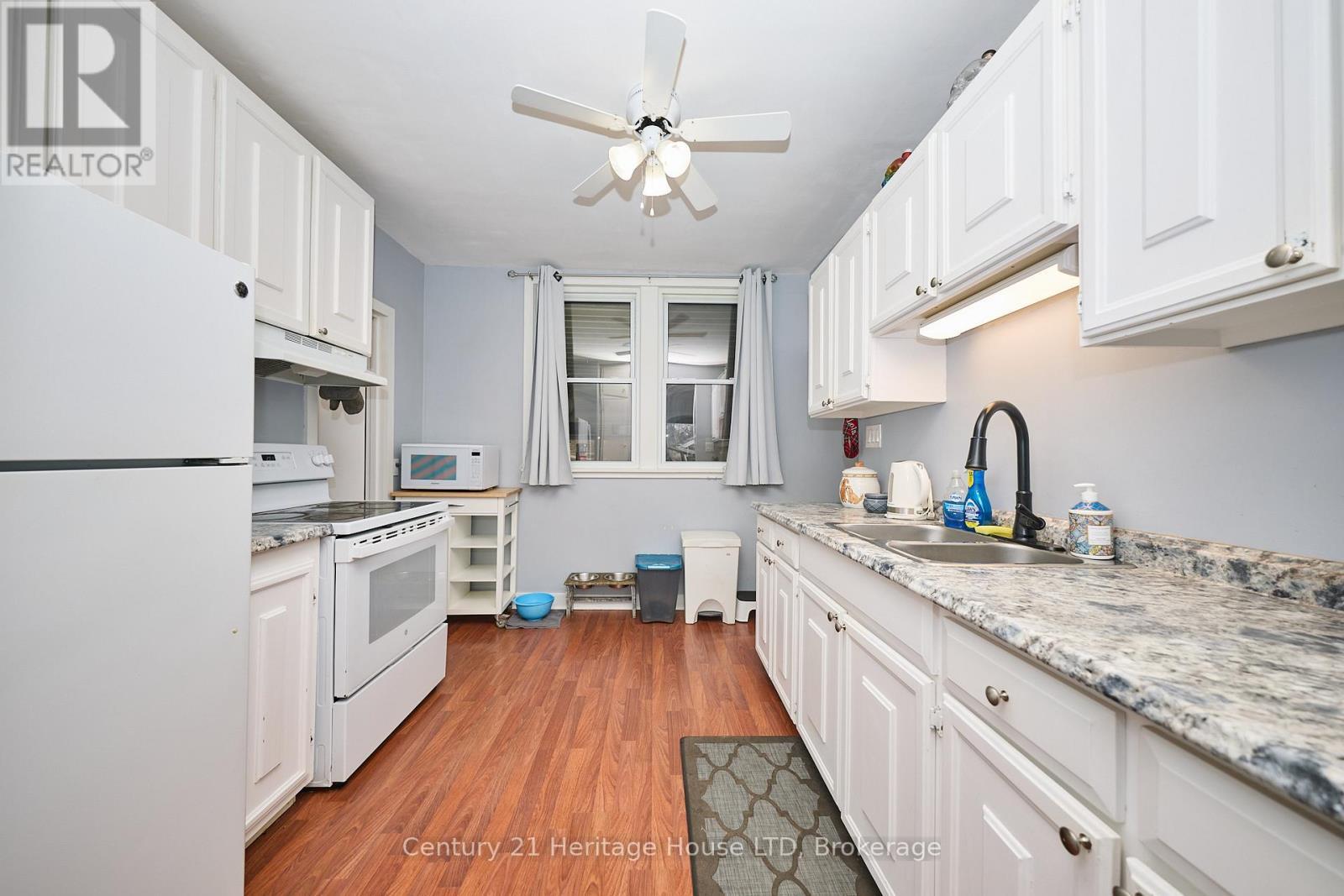 78 Rodman Street, St. Catharines (Downtown), ON - Indoor Photo Showing Kitchen With Double Sink