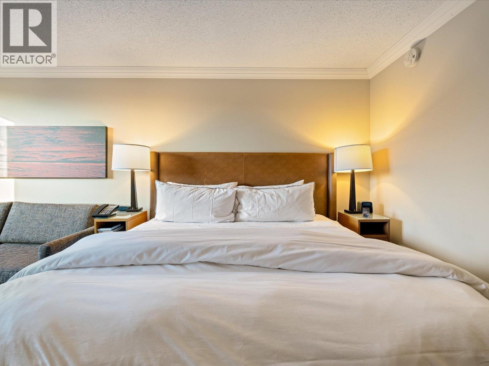 855 4090 Whistler Way, Whistler, BC - Indoor Photo Showing Bedroom