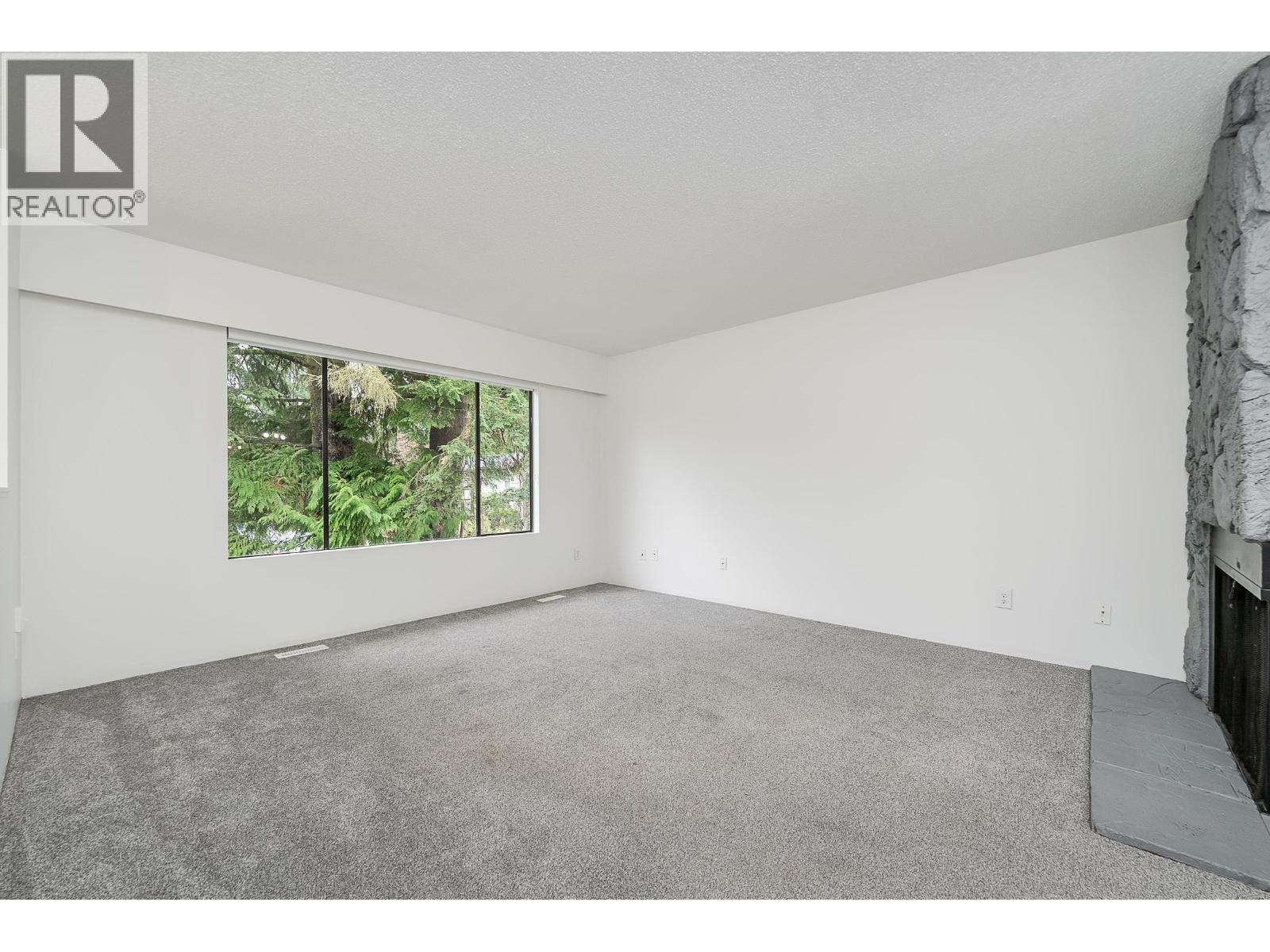 11671 211 Street, Maple Ridge, BC - Indoor With Fireplace