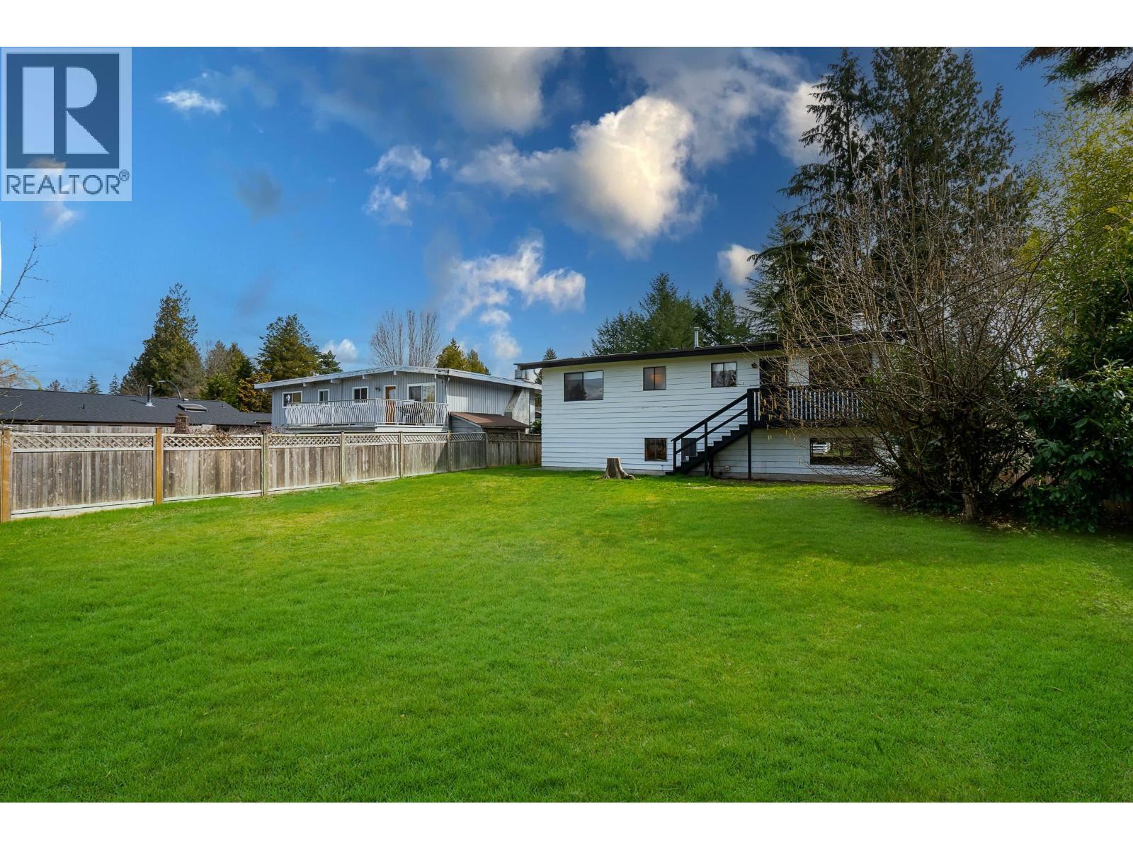 11671 211 Street, Maple Ridge, BC - Outdoor With Backyard