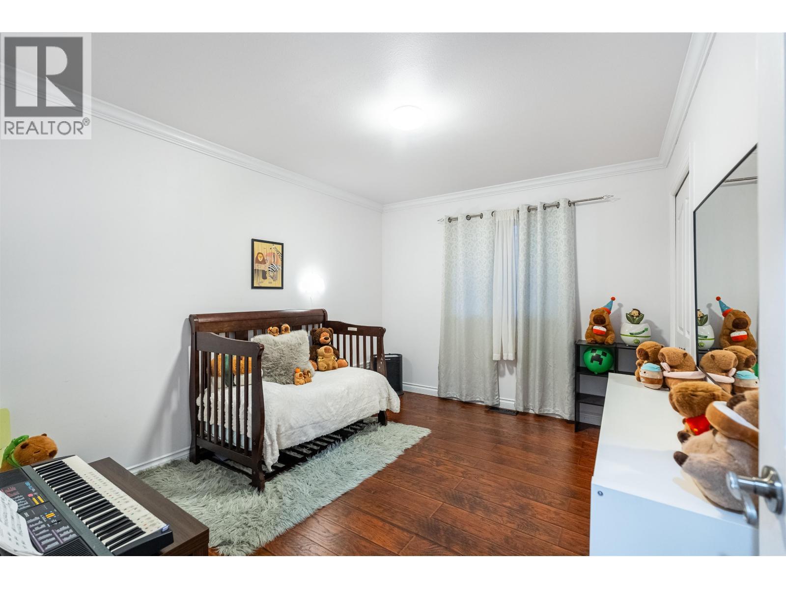 887 Riverside Drive, Port Coquitlam, BC - Indoor Photo Showing Bedroom
