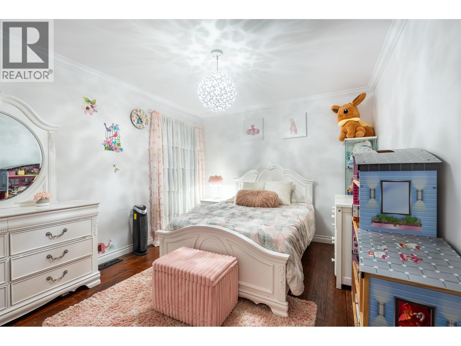 887 Riverside Drive, Port Coquitlam, BC - Indoor Photo Showing Bedroom