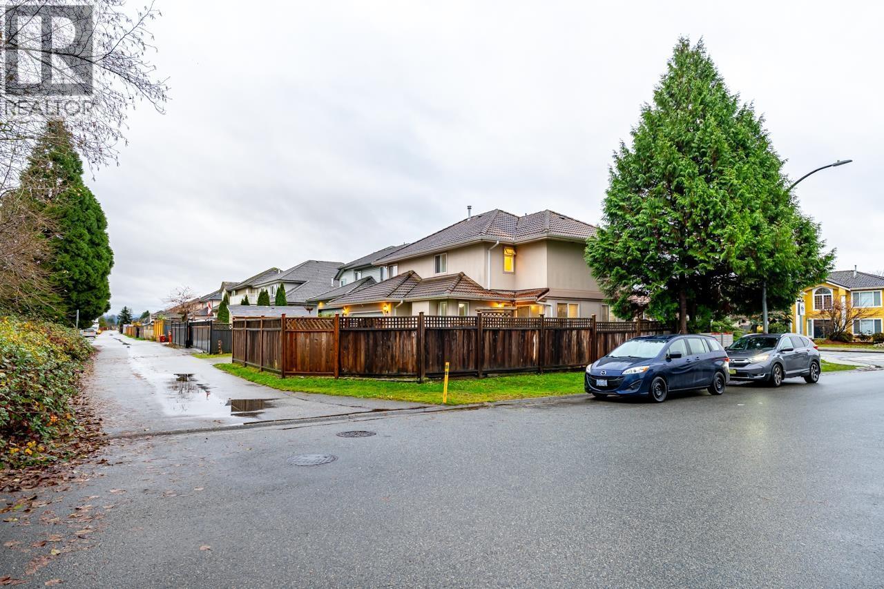 887 Riverside Drive, Port Coquitlam, BC - Outdoor