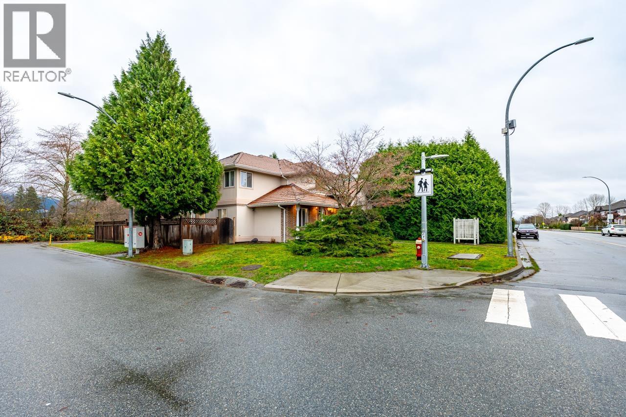 887 Riverside Drive, Port Coquitlam, BC - Outdoor