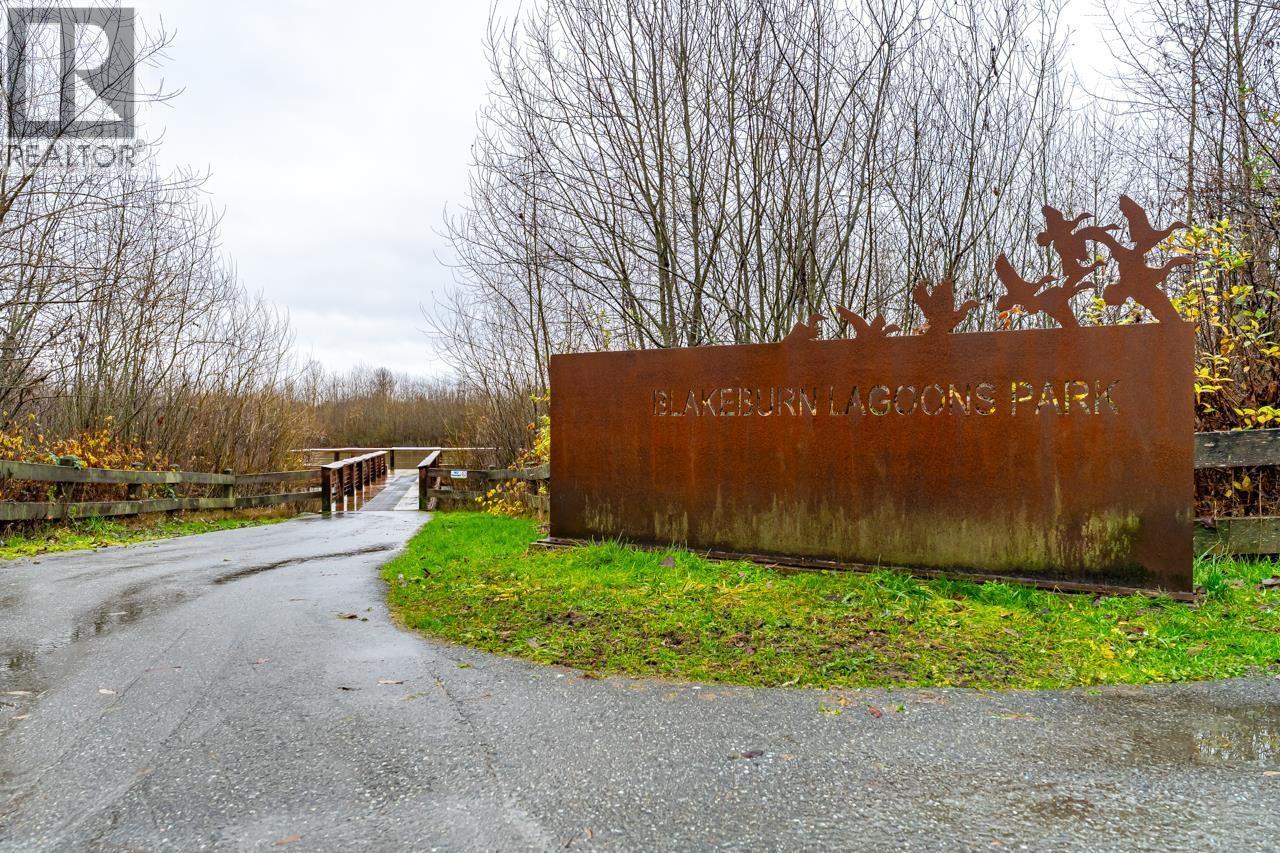 887 Riverside Drive, Port Coquitlam, BC - Outdoor