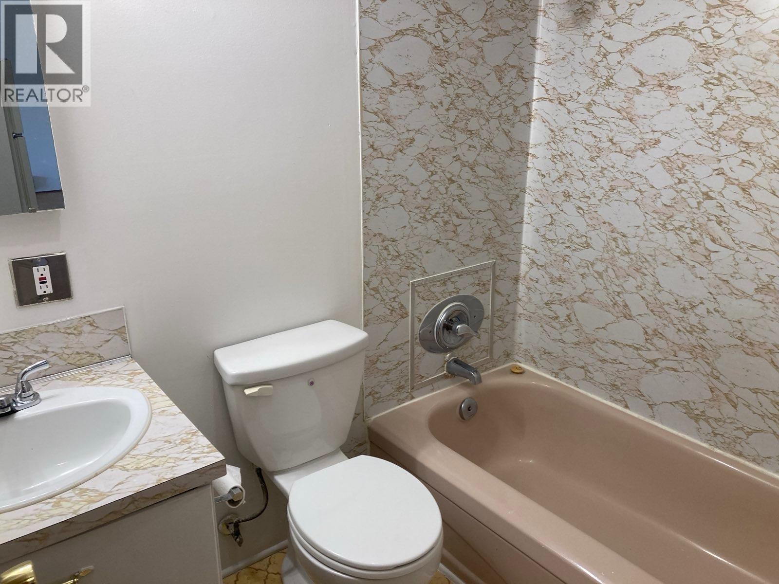 214 3570 East Hastings Street, Vancouver, BC - Indoor Photo Showing Bathroom