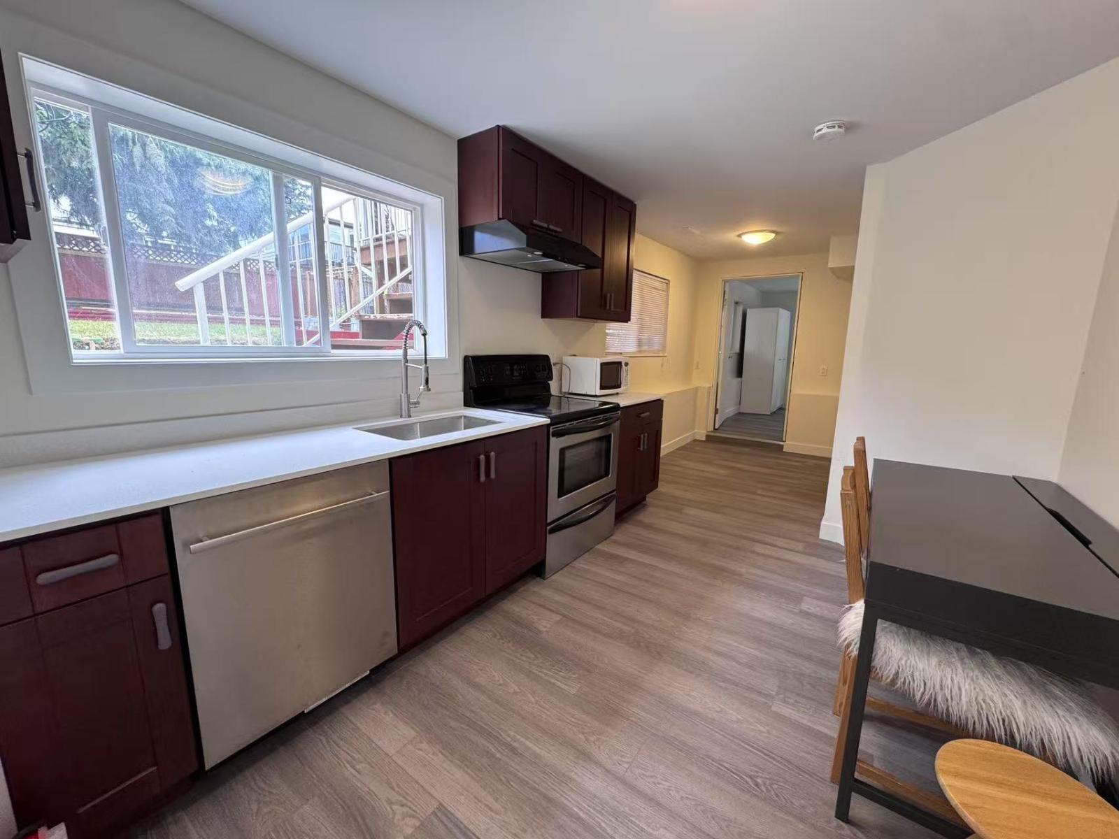 8922 Watson Drive, Delta, BC - Indoor Photo Showing Kitchen