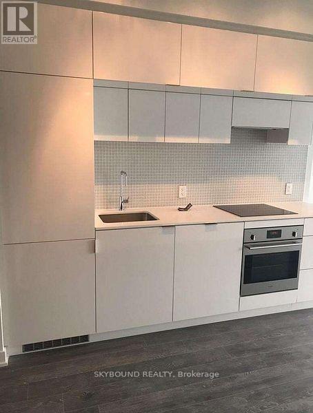 602 - 185 Roehampton Avenue, Toronto, ON - Indoor Photo Showing Kitchen