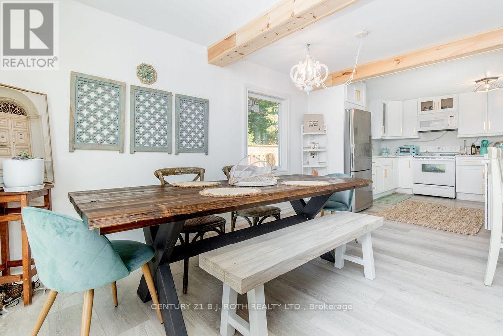 7 Oliver Drive, Tiny, ON - Indoor Photo Showing Dining Room