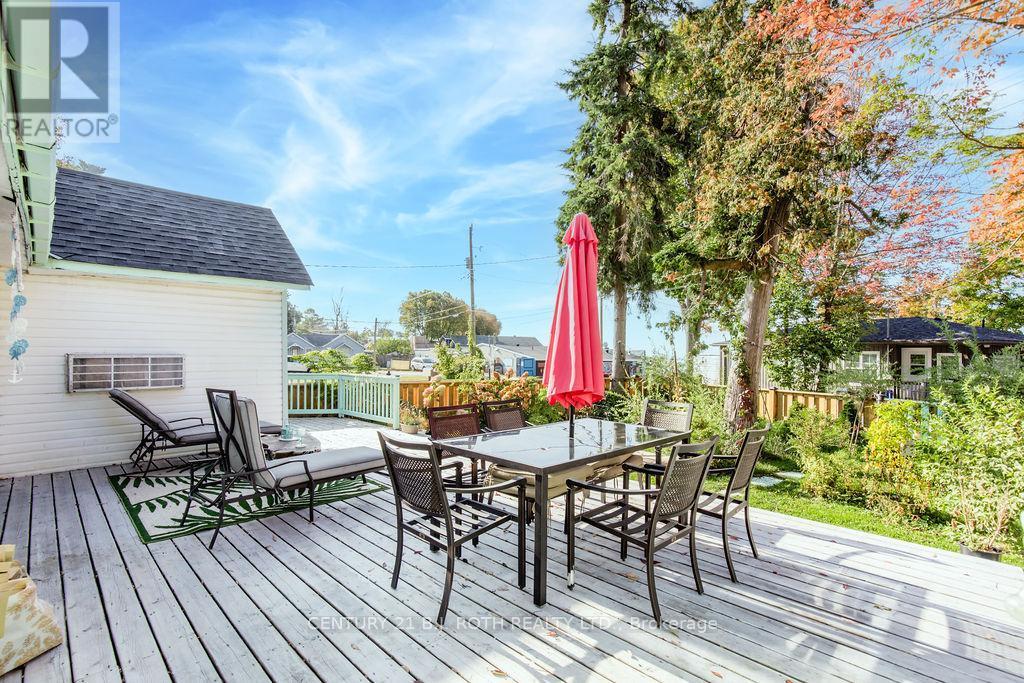 7 Oliver Drive, Tiny, ON - Outdoor With Deck Patio Veranda With Exterior