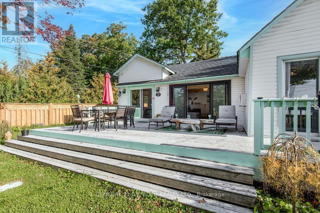 7 Oliver Drive, Tiny, ON - Outdoor With Deck Patio Veranda