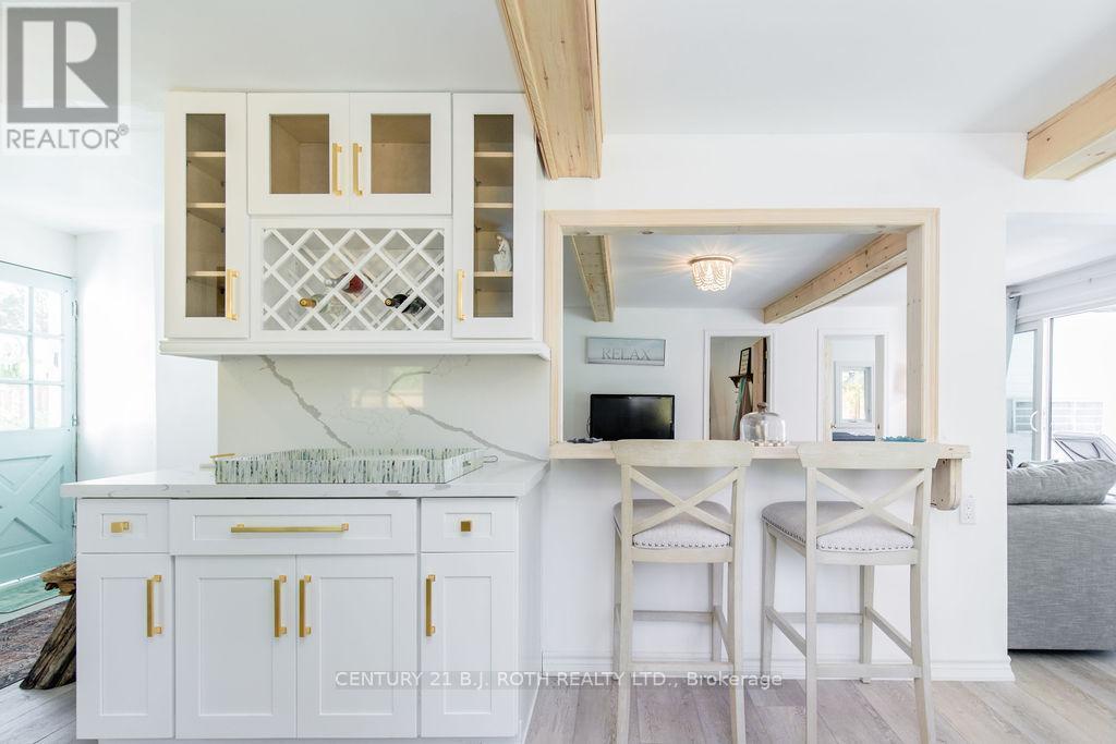 7 Oliver Drive, Tiny, ON -