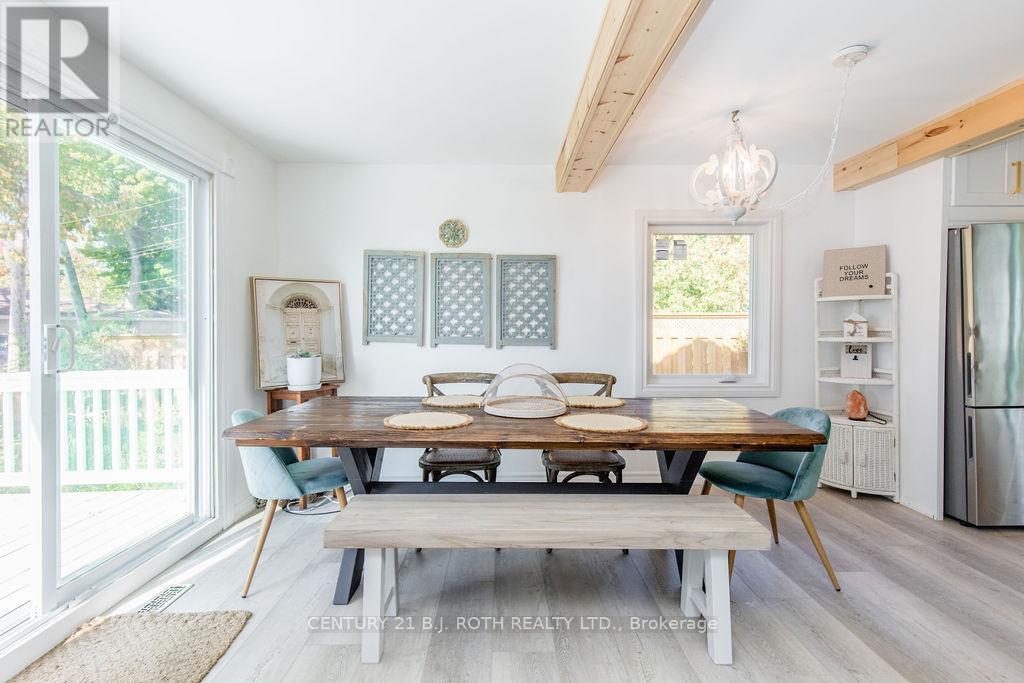 7 Oliver Drive, Tiny, ON - Indoor Photo Showing Dining Room