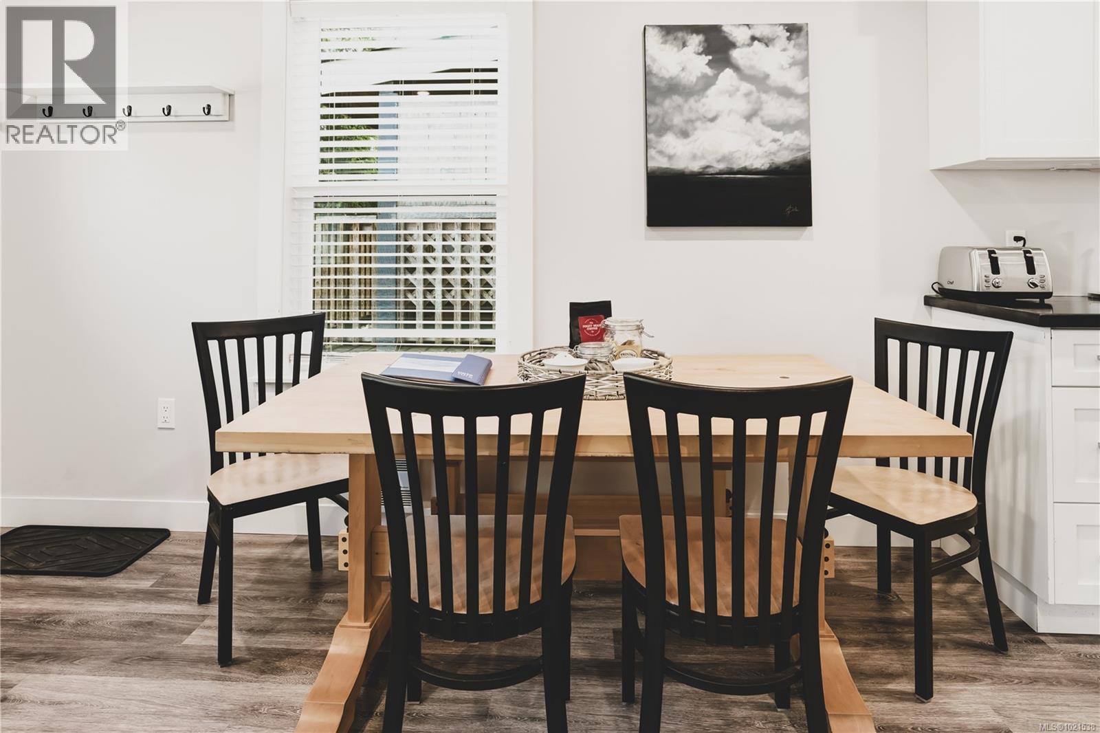 1078 Tyee Terr, Ucluelet, BC - Indoor Photo Showing Dining Room