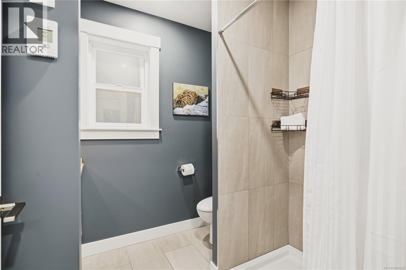 1078 Tyee Terr, Ucluelet, BC - Indoor Photo Showing Bathroom