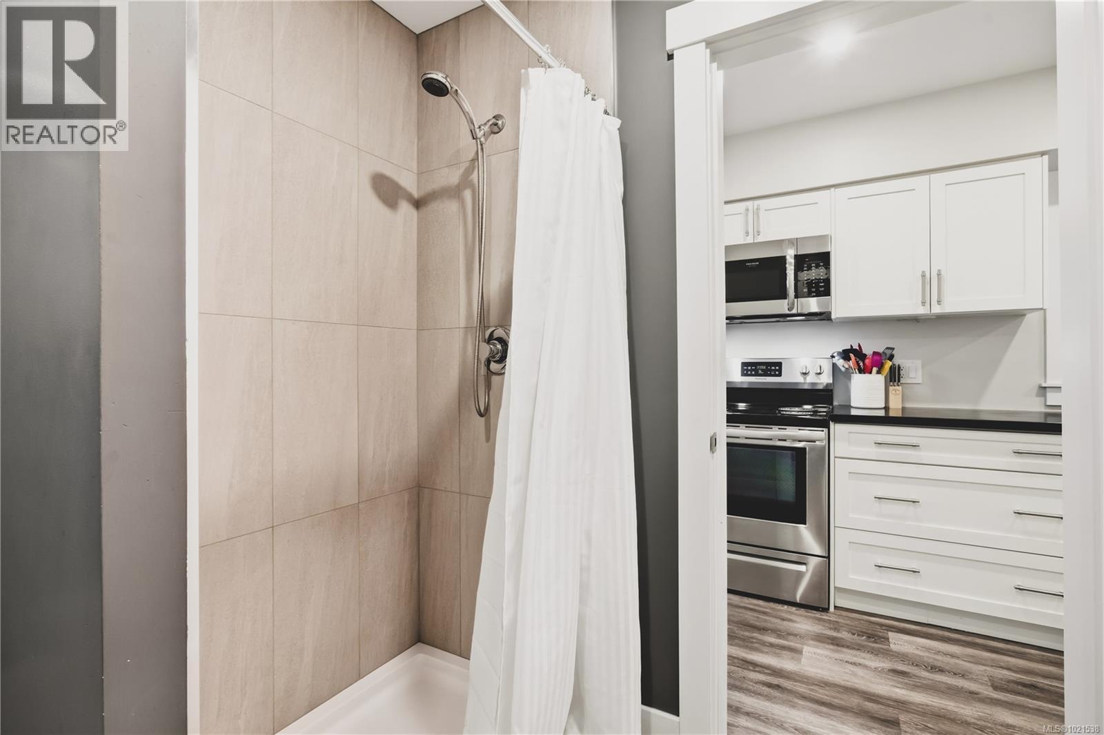 1078 Tyee Terr, Ucluelet, BC - Indoor