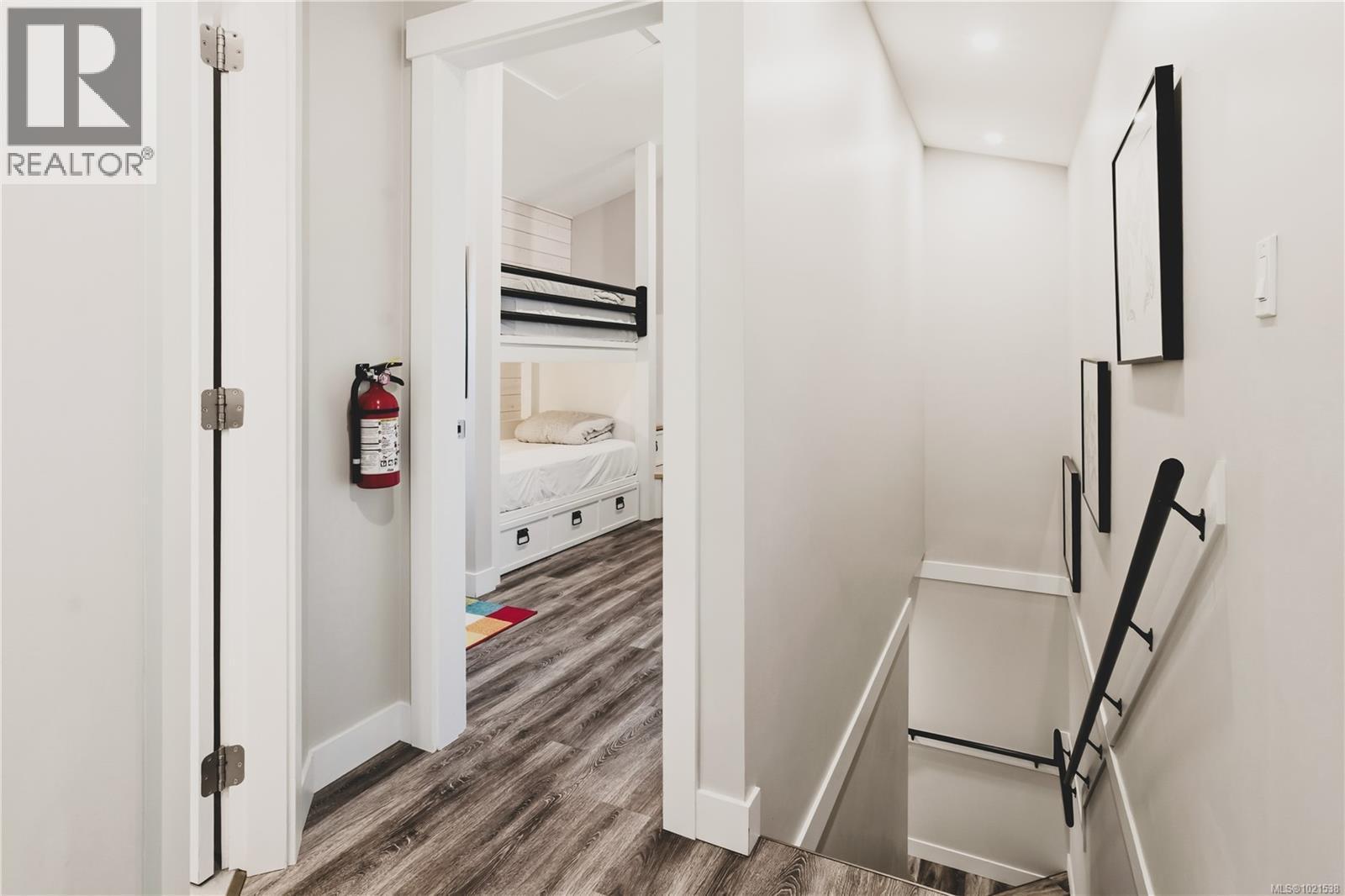 1078 Tyee Terr, Ucluelet, BC - Indoor Photo Showing Other Room