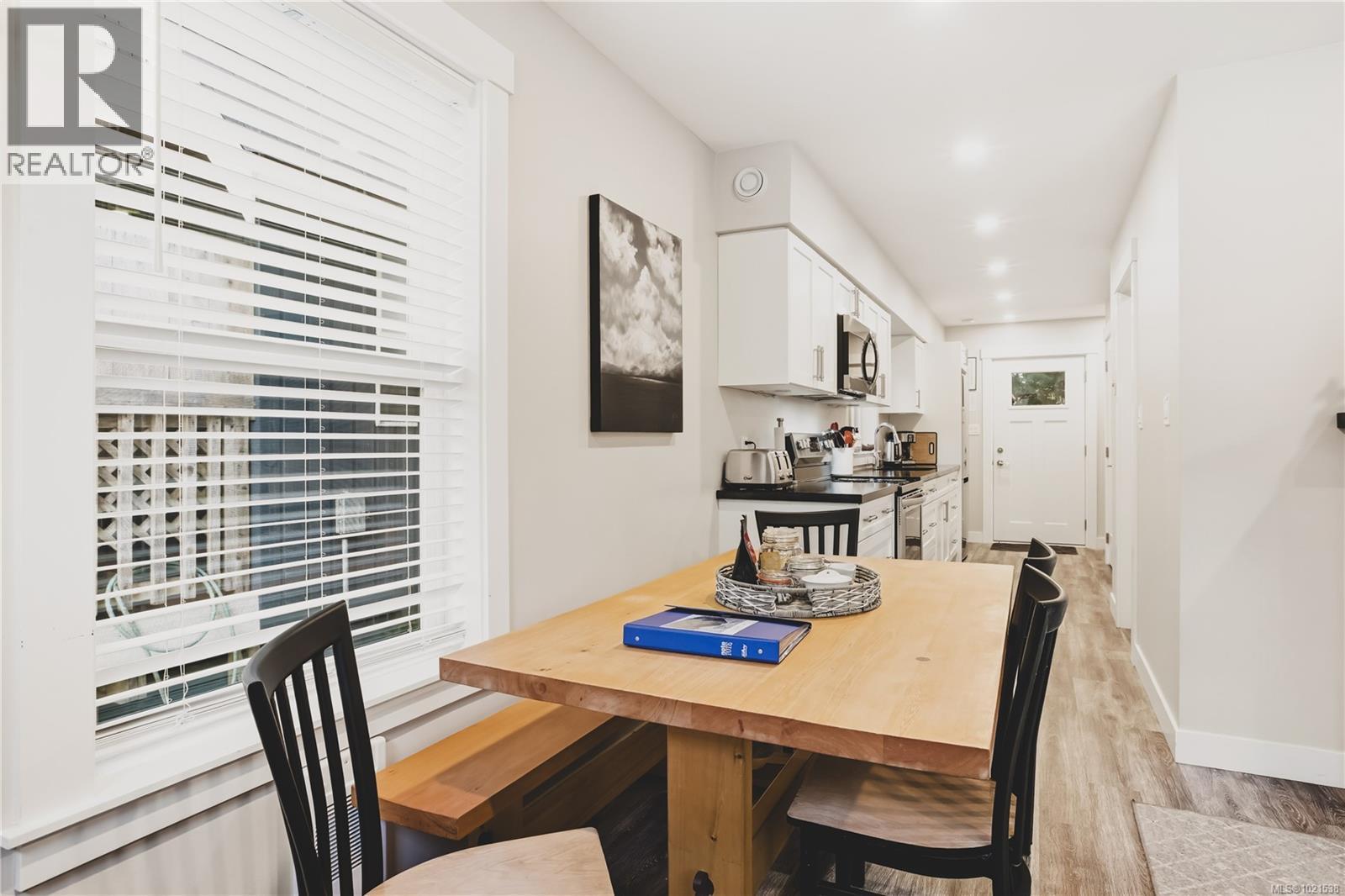 1078 Tyee Terr, Ucluelet, BC - Indoor Photo Showing Dining Room