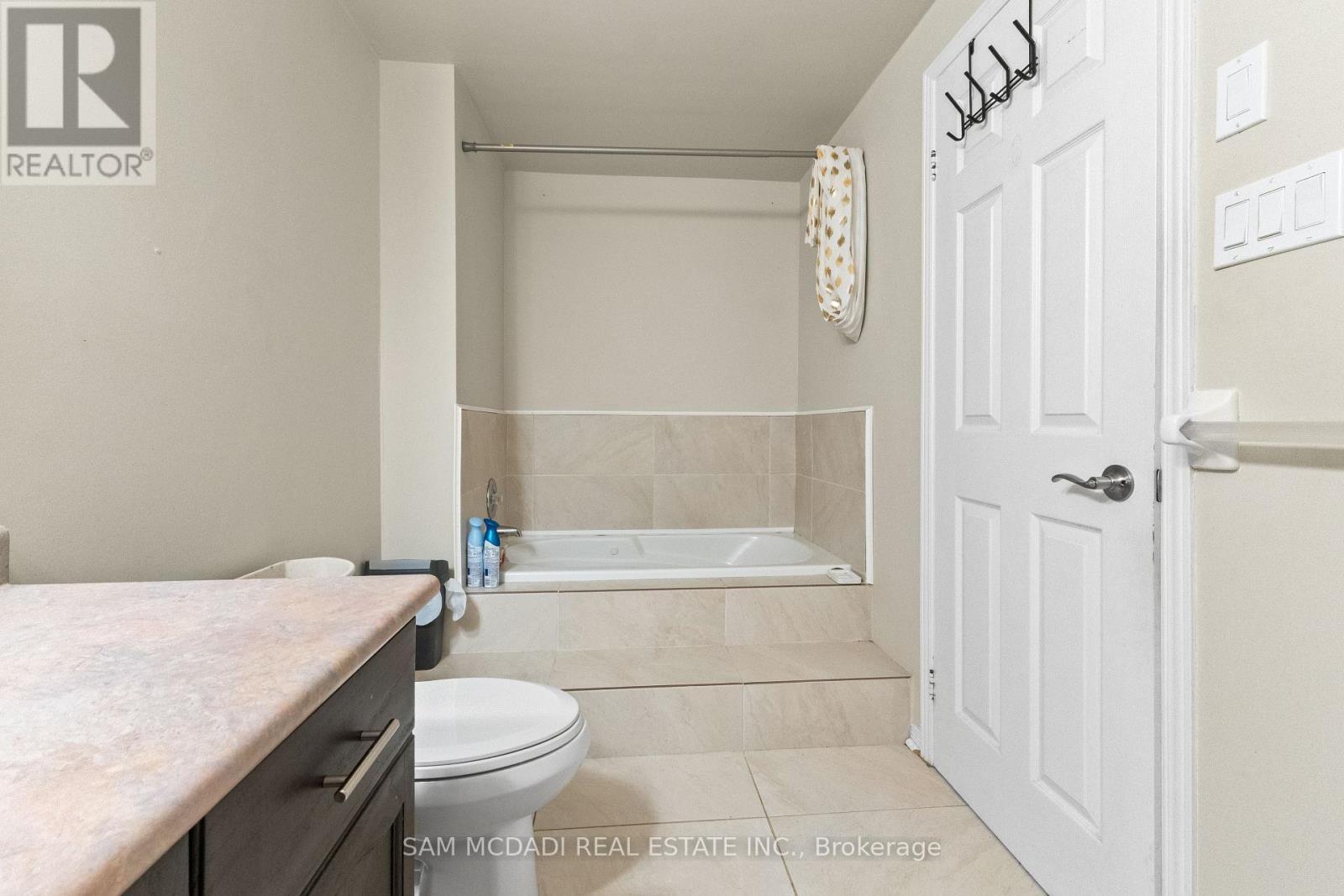 1073 Gabriel Place, Burlington, ON - Indoor Photo Showing Bathroom