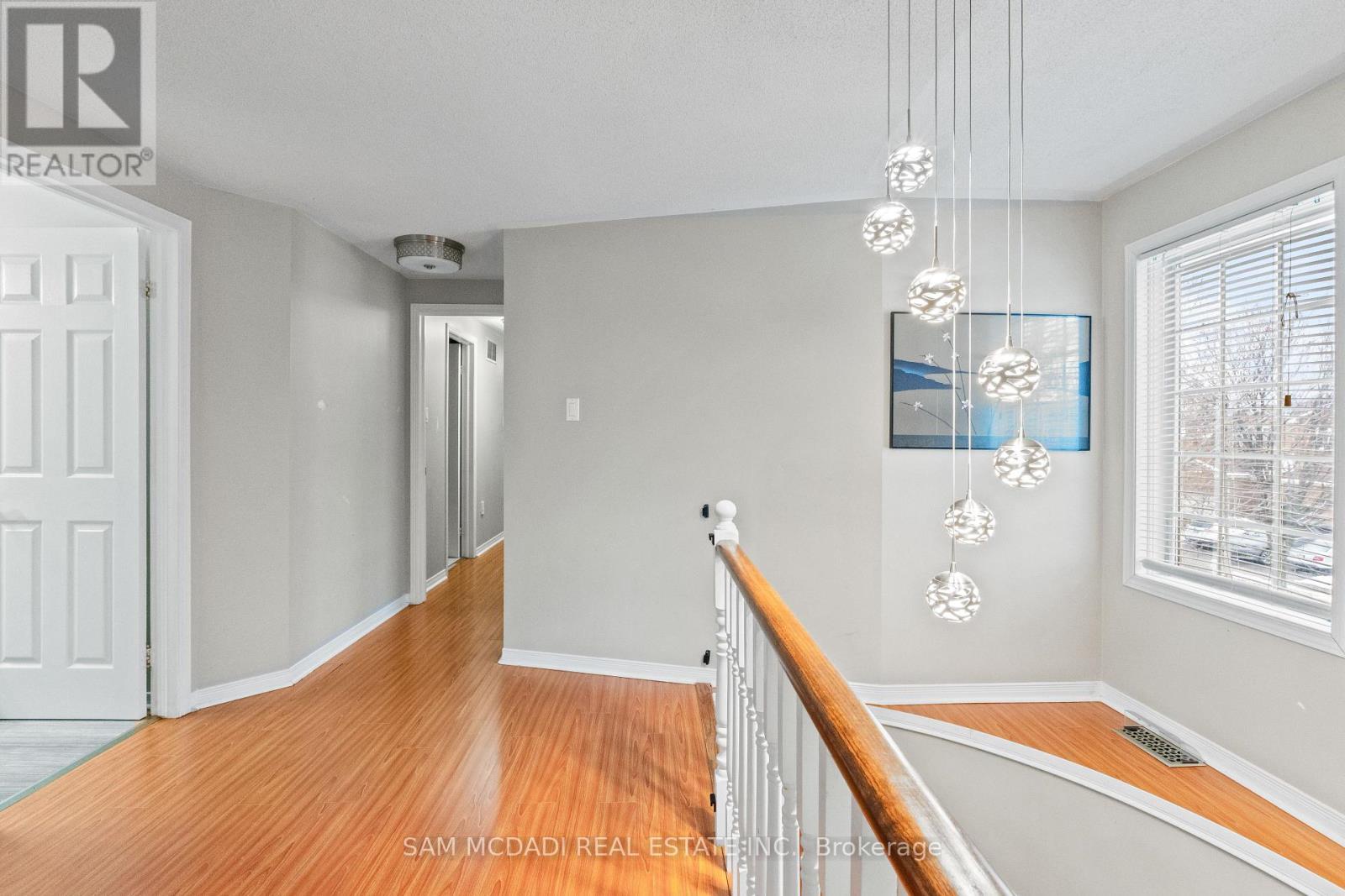 1073 Gabriel Place, Burlington, ON - Indoor Photo Showing Other Room