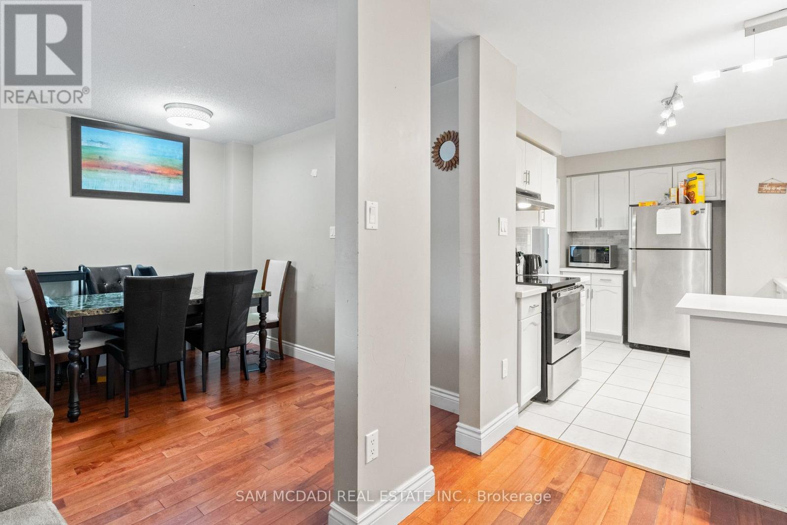 1073 Gabriel Place, Burlington, ON - Indoor