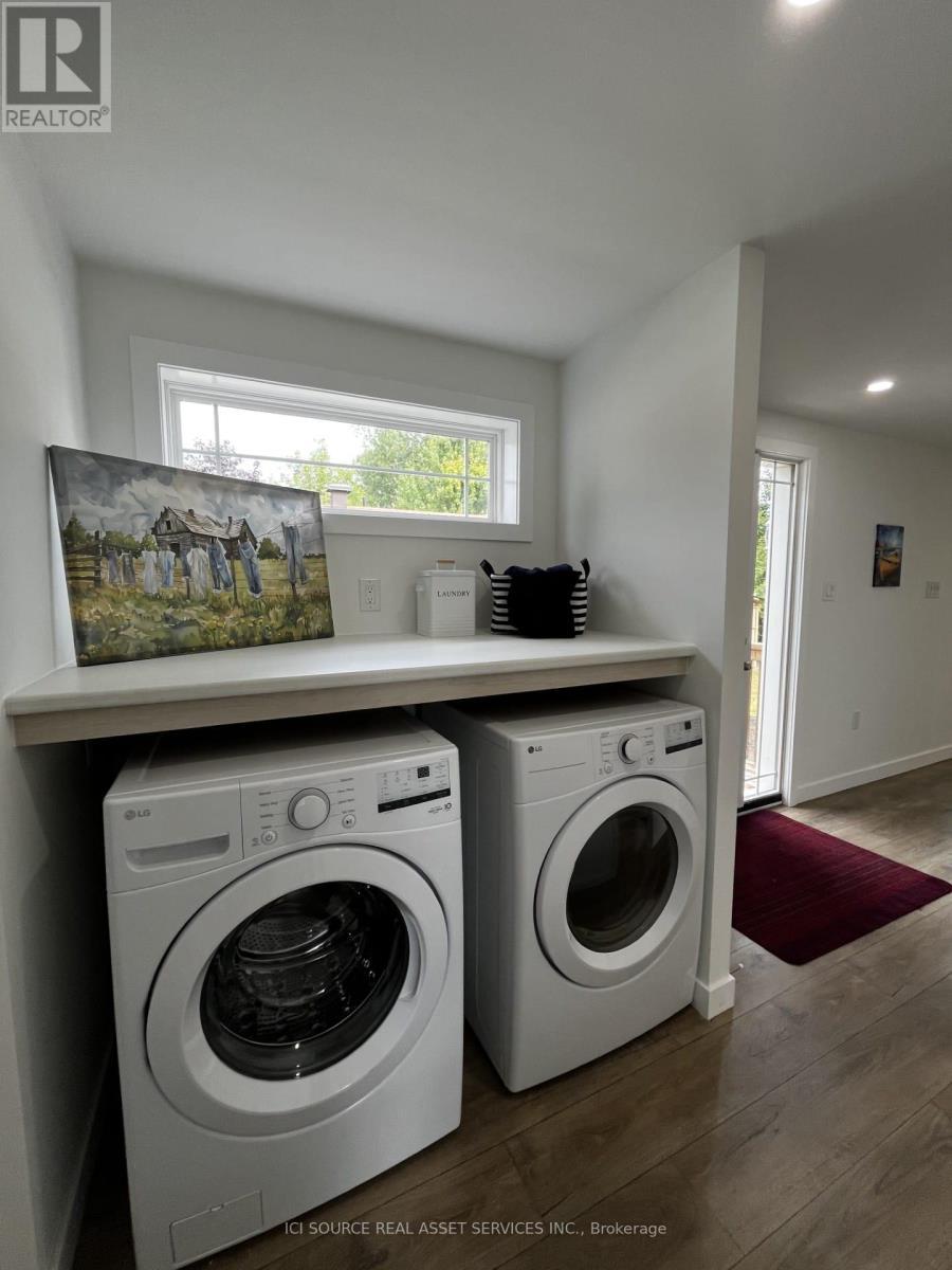 305 - 8250 County Rd 17, Clarence-Rockland, ON - Indoor Photo Showing Laundry Room