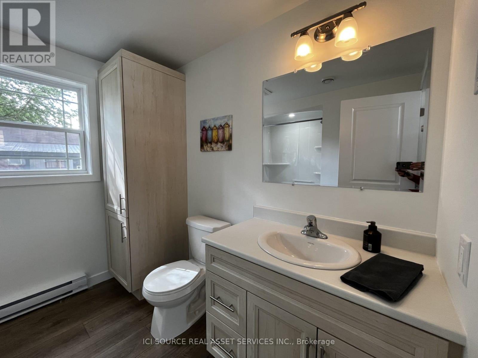 305 - 8250 County Rd 17, Clarence-Rockland, ON - Indoor Photo Showing Bathroom