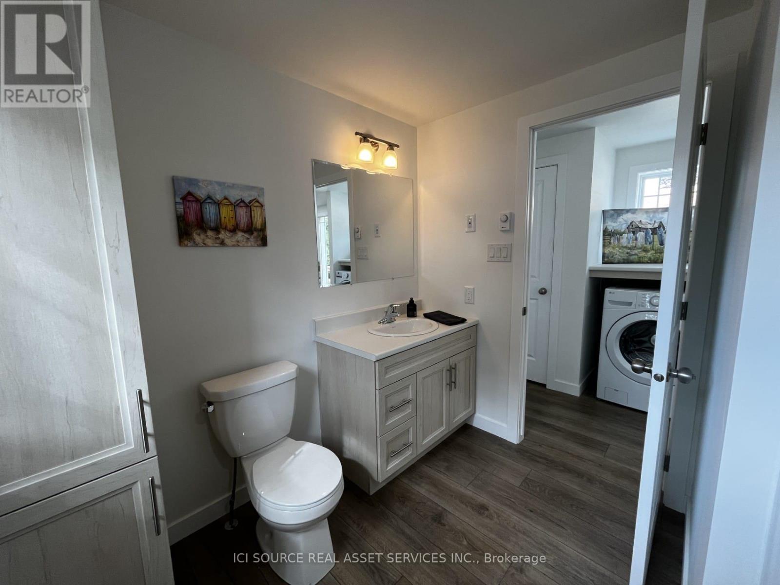 305 - 8250 County Rd 17, Clarence-Rockland, ON - Indoor Photo Showing Bathroom