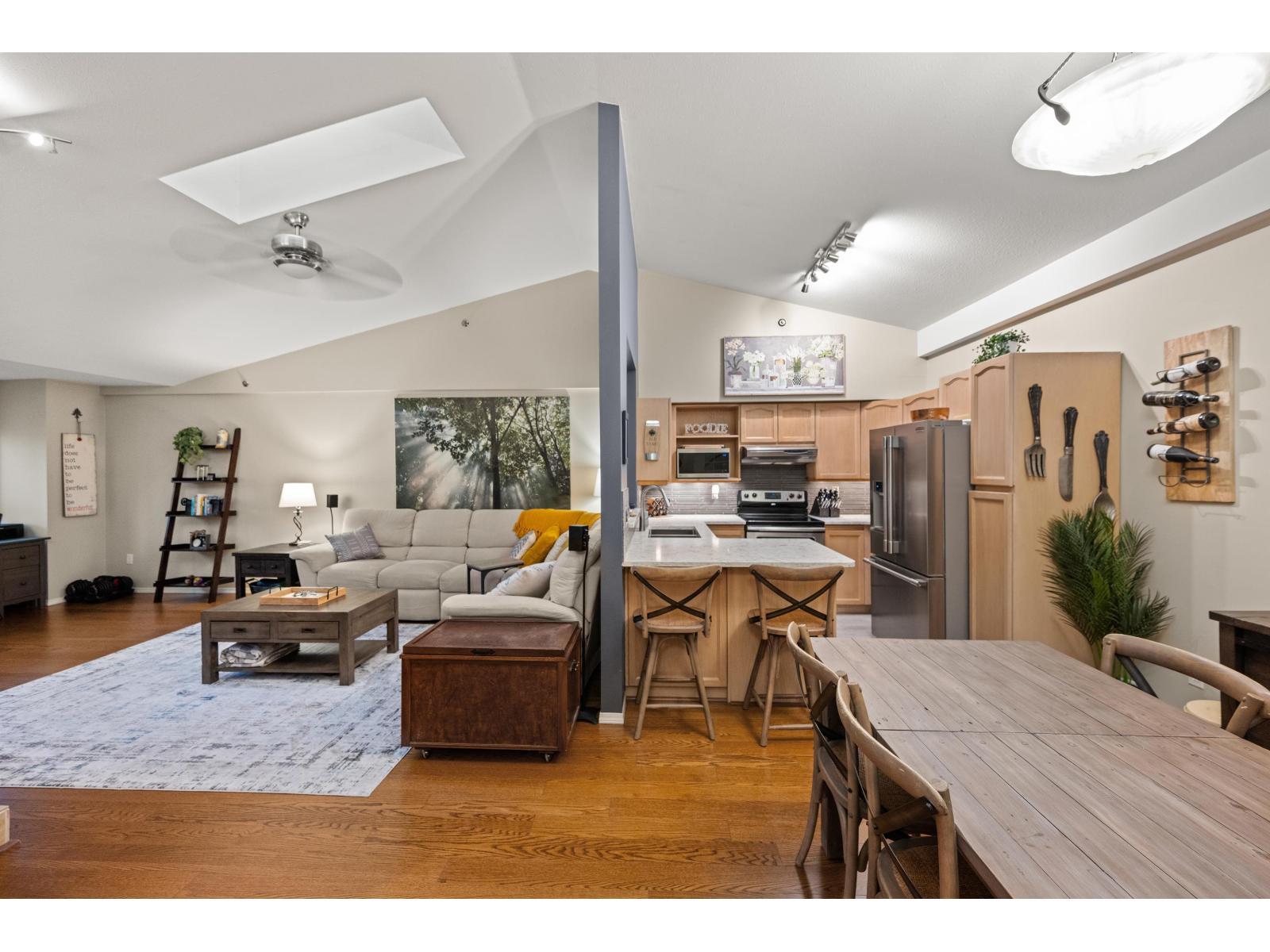 402 19721 64 Avenue, Langley, BC - Indoor