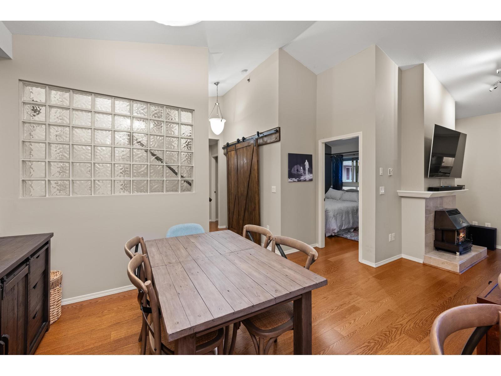 402 19721 64 Avenue, Langley, BC - Indoor