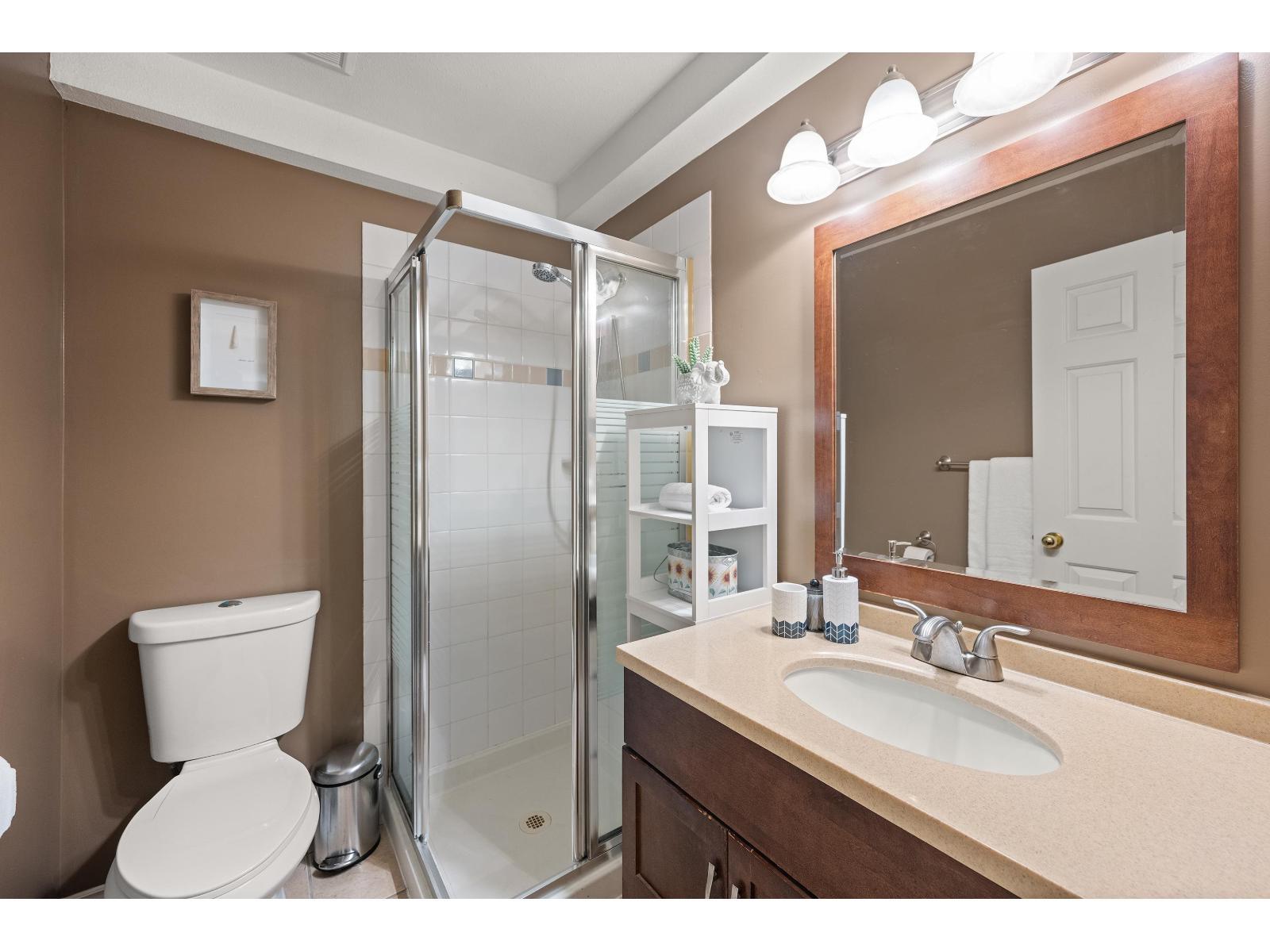 402 19721 64 Avenue, Langley, BC - Indoor Photo Showing Bathroom