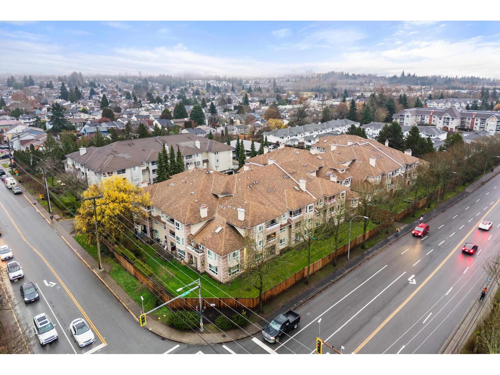 402 19721 64 Avenue, Langley, BC - Outdoor With View