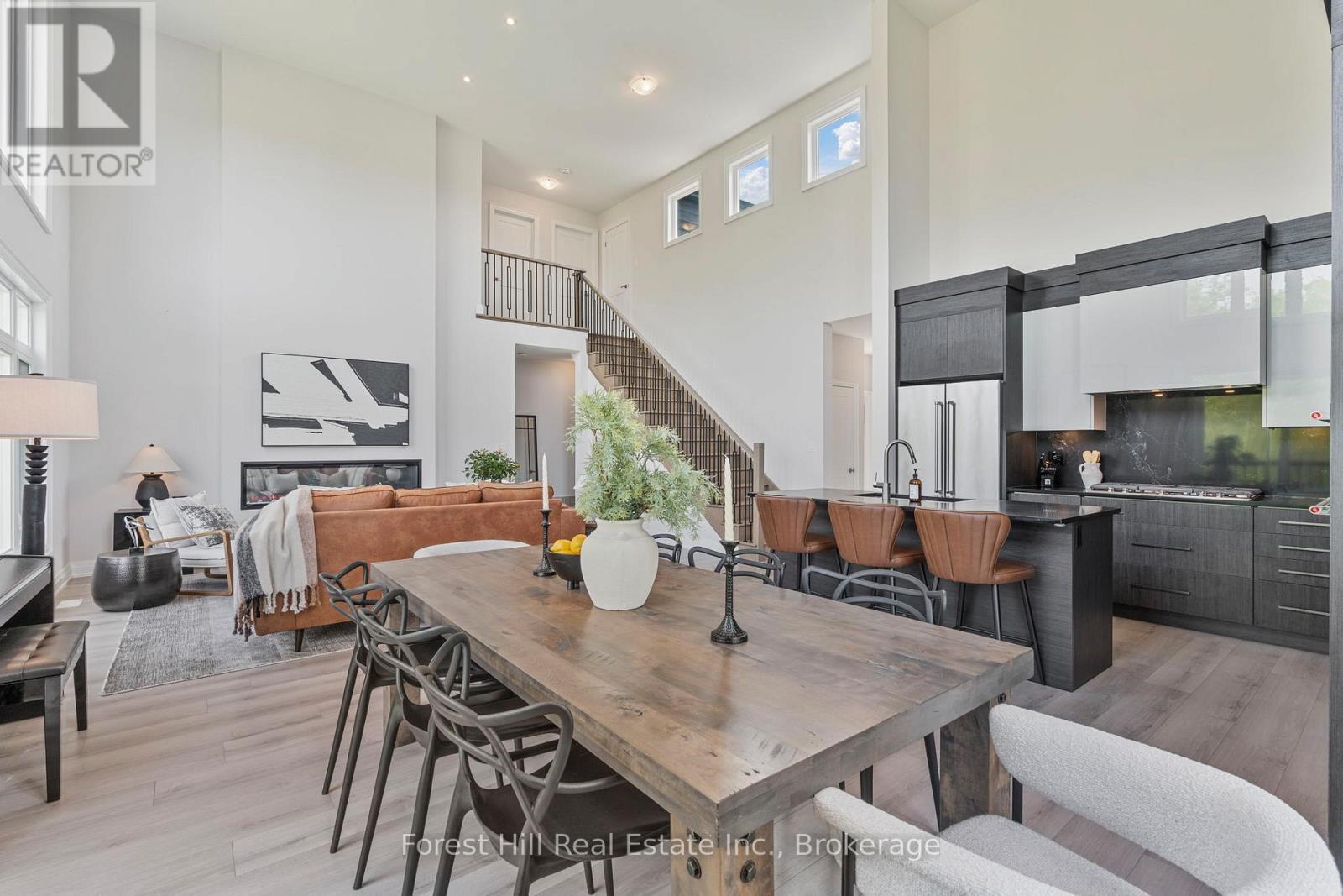 87 Goldie Court, Blue Mountains, ON - Indoor Photo Showing Dining Room