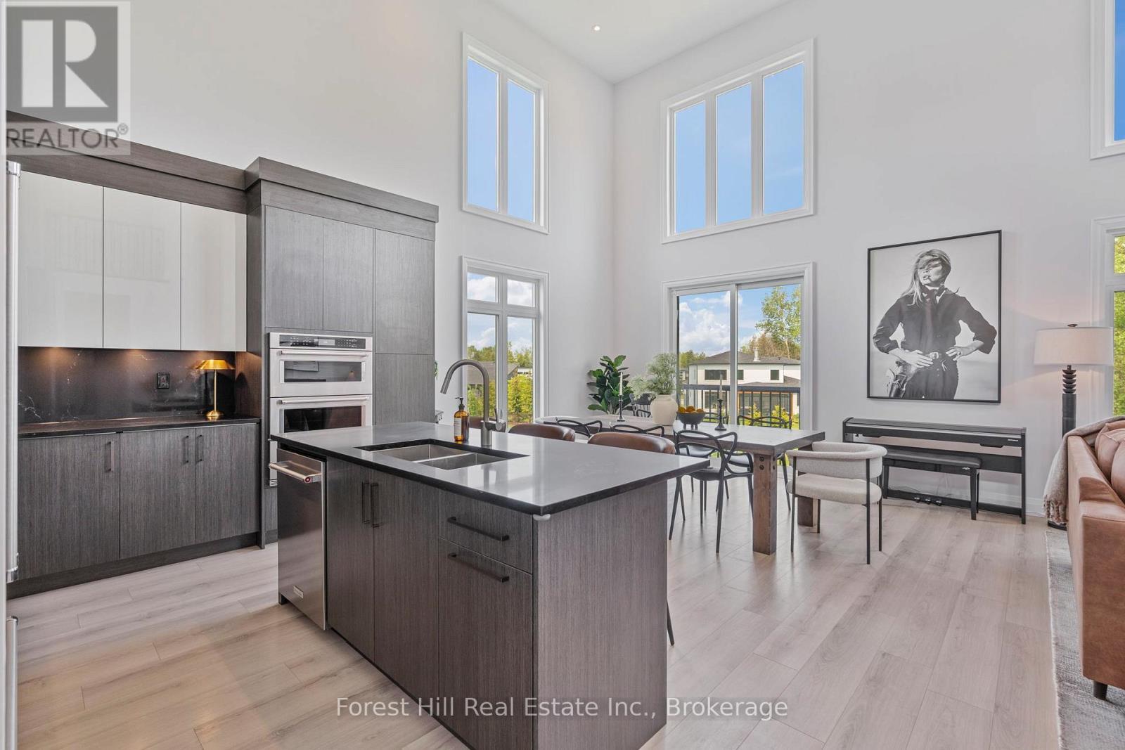 87 Goldie Court, Blue Mountains, ON - Indoor Photo Showing Kitchen With Double Sink