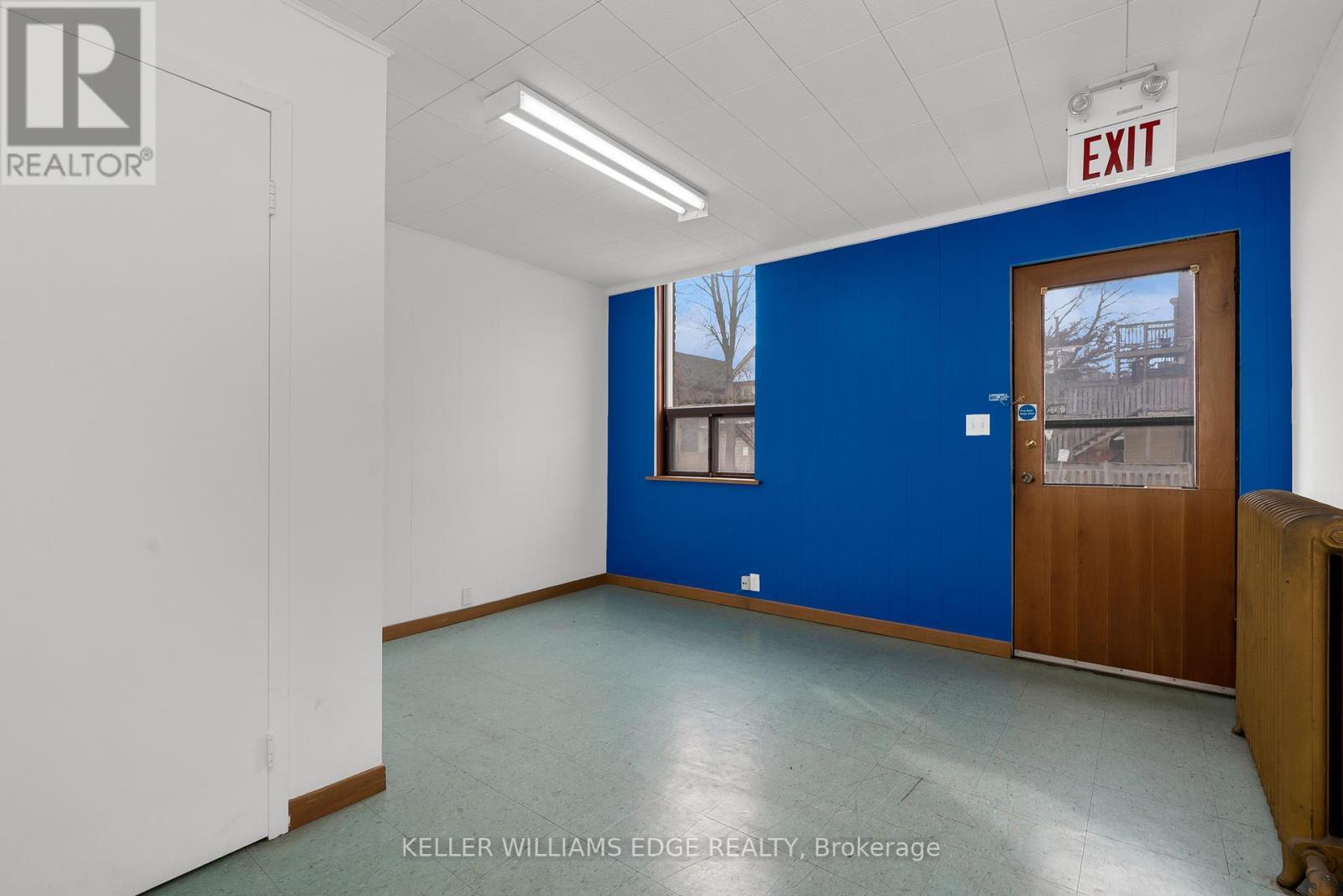 760 King Street E, Hamilton, ON - Indoor Photo Showing Other Room