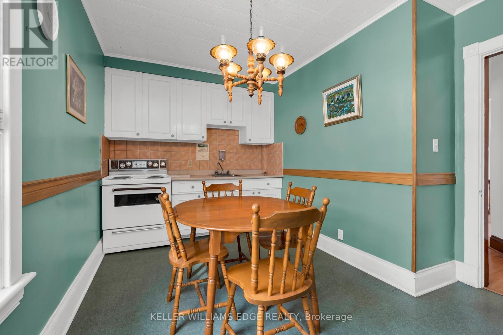 760 King Street E, Hamilton, ON - Indoor