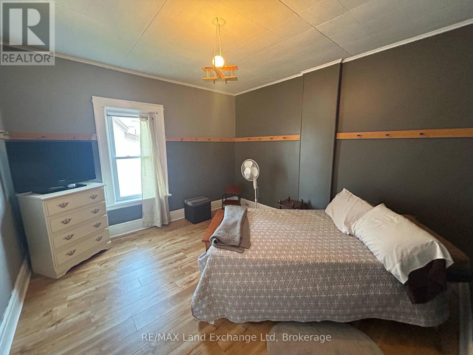 327 Frances Street, North Huron (Wingham), ON - Indoor Photo Showing Bedroom