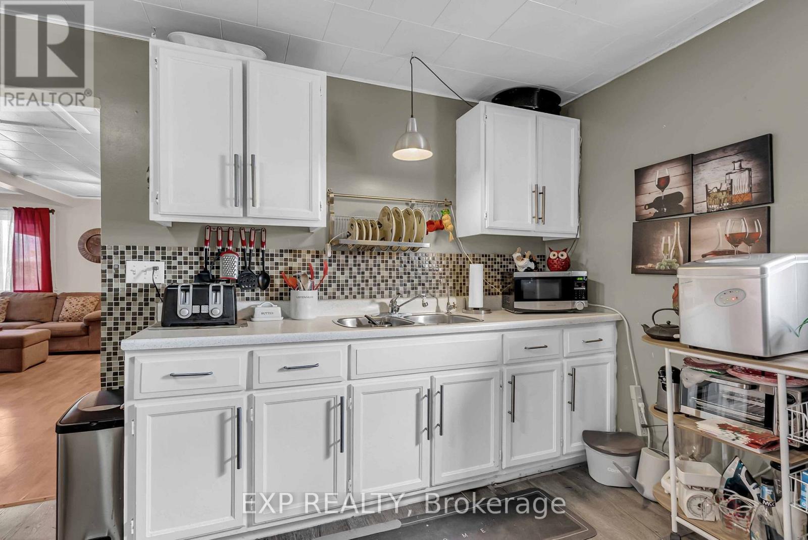 1060 Abbot Street, Cornwall, ON - Indoor Photo Showing Kitchen With Double Sink