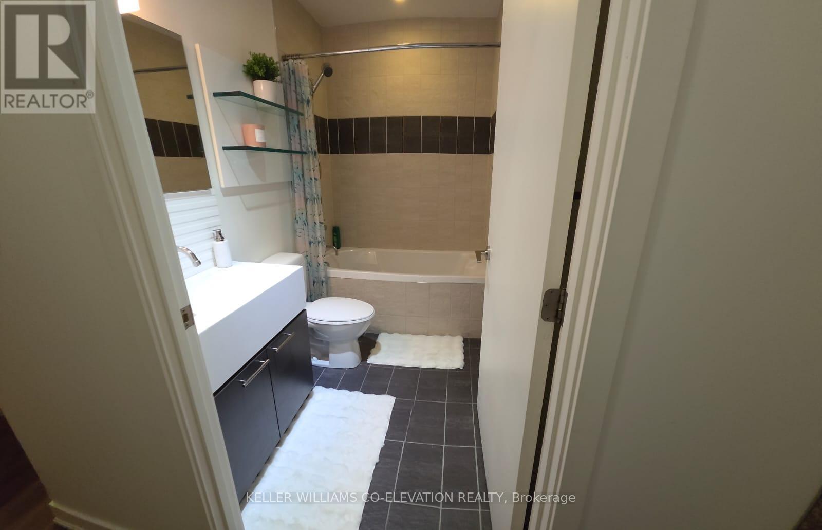 1305 - 552 Wellington Street, Toronto, ON - Indoor Photo Showing Bathroom