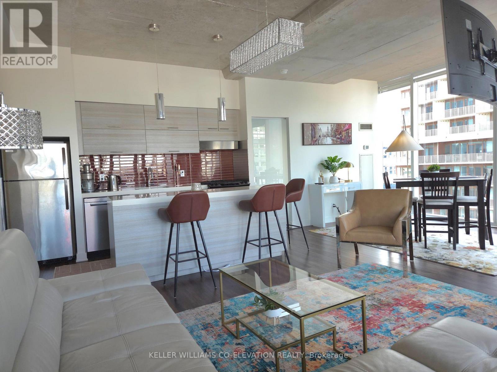 1305 - 552 Wellington Street, Toronto, ON - Indoor