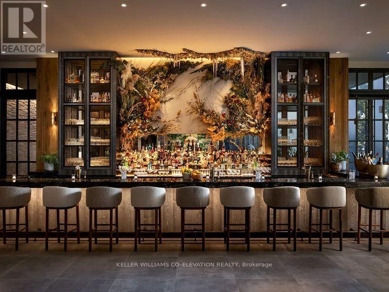 1305 - 552 Wellington Street, Toronto, ON - Indoor Photo Showing Dining Room