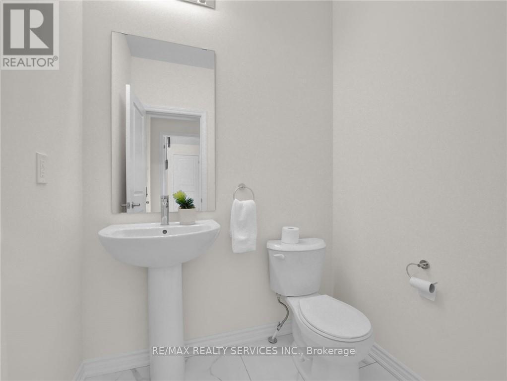 28 Ford Street, Brant, ON - Indoor Photo Showing Bathroom