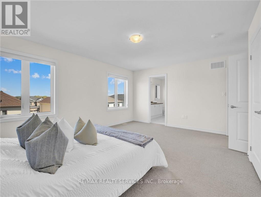 28 Ford Street, Brant, ON - Indoor Photo Showing Bedroom