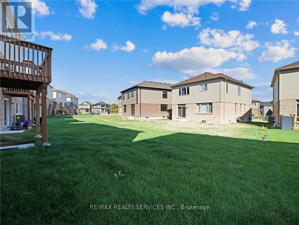 28 Ford Street, Brant, ON - Outdoor